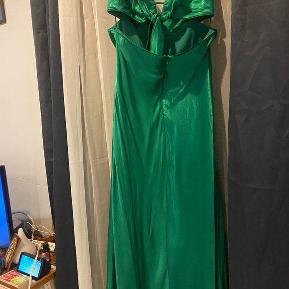 NEW Karlotta Dress! Perfect for formals / Christmas parties/ weddings! - Picture 6 of 8